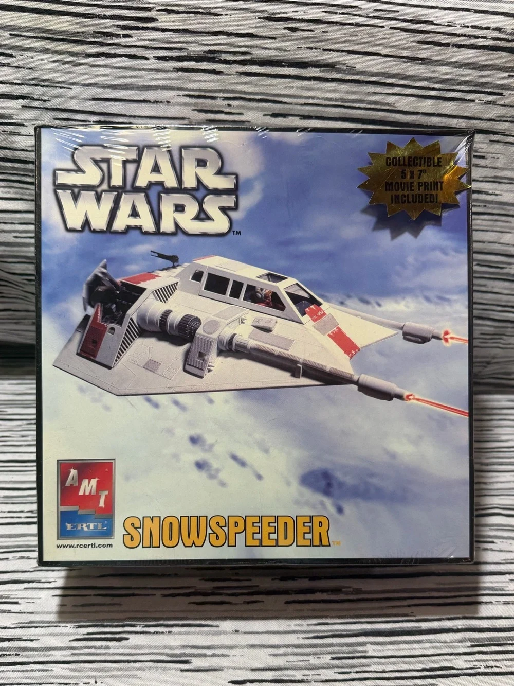 2005 Star Wars Snowspeeder Model Kit - includes 5x7” movie print!